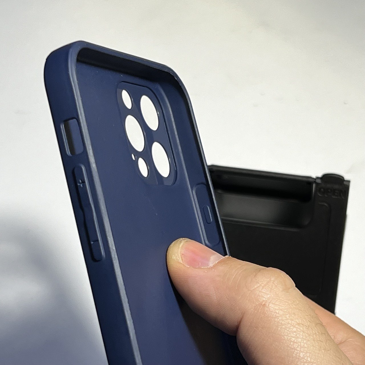 Чохол накладка Case для Apple iPhone 12 Pro Витонченно та мінімалістично - Image 2